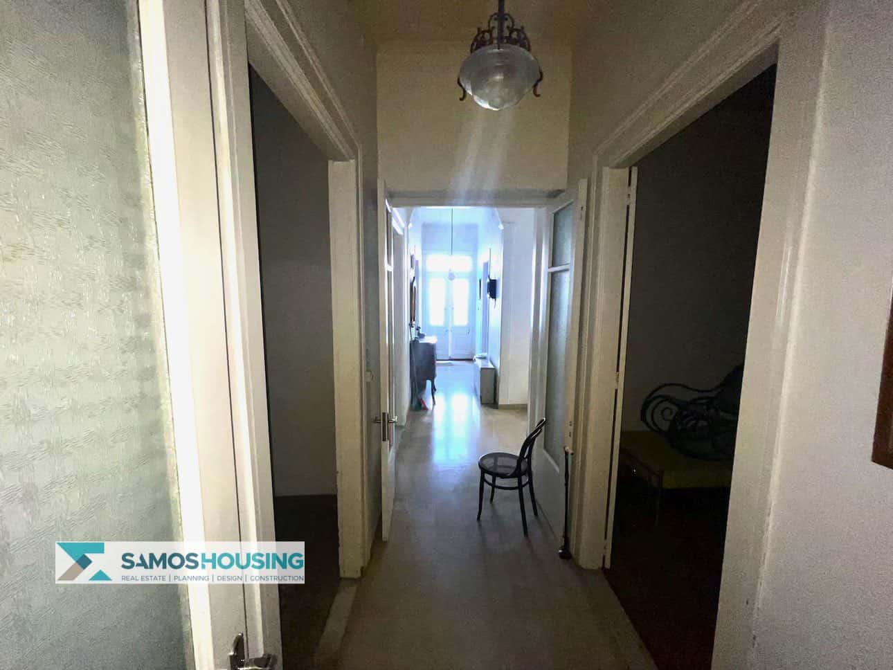 SH569 Elegant Neoclassical Apartment