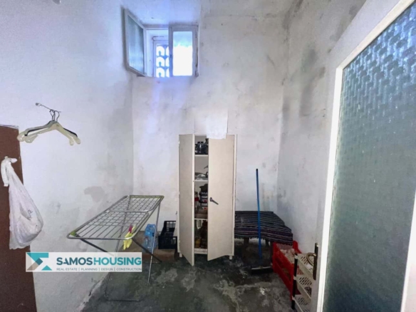 SH569 Elegant Neoclassical Apartment