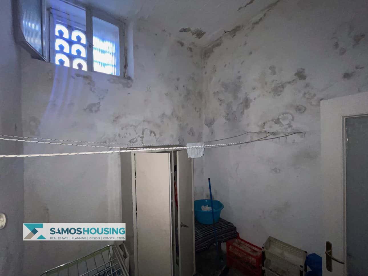 SH569 Elegant Neoclassical Apartment