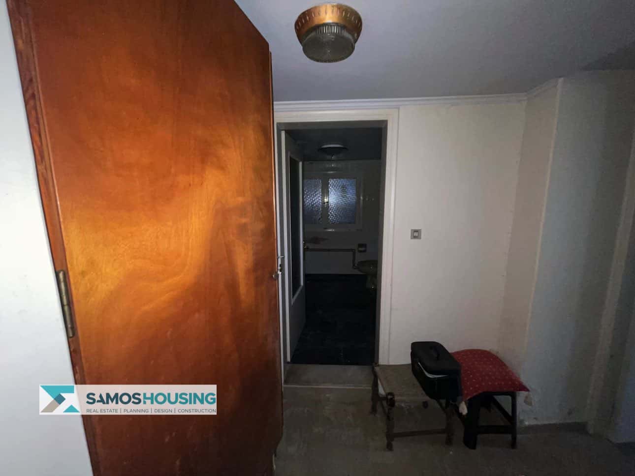 SH569 Elegant Neoclassical Apartment