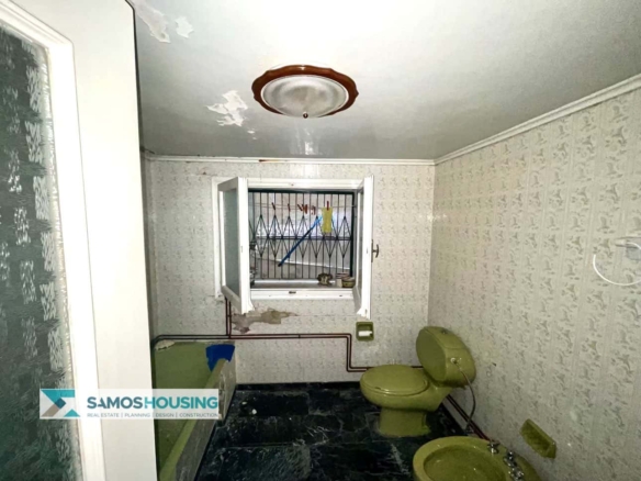 SH569 Elegant Neoclassical Apartment