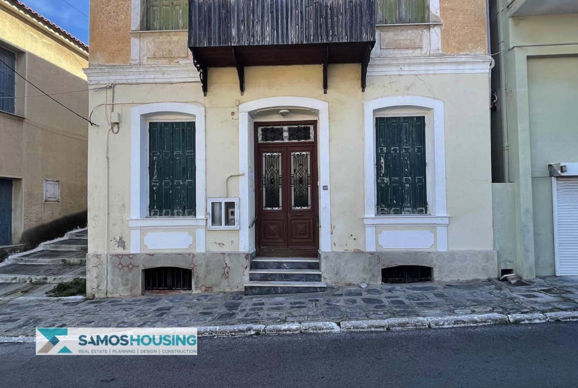 SH569 Κομψό νεοκλασικό διαμέρισμα
