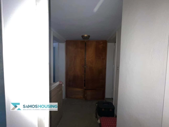 SH569 Elegant Neoclassical Apartment