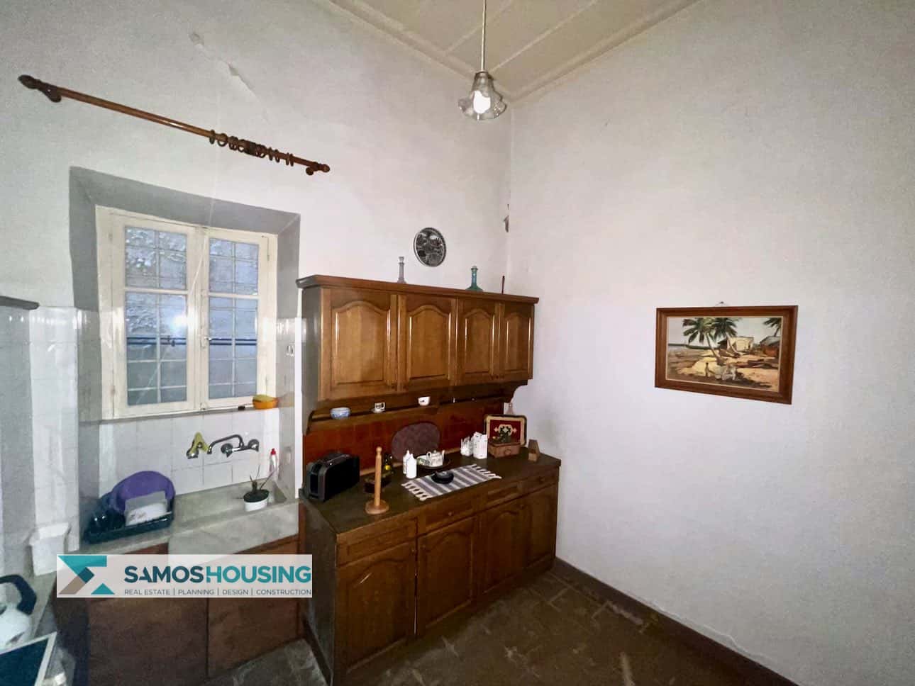 SH569 Elegant Neoclassical Apartment