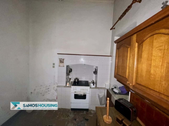 SH569 Elegant Neoclassical Apartment