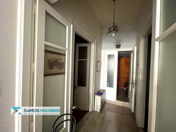 SH569 Elegant Neoclassical Apartment