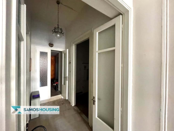 SH569 Elegant Neoclassical Apartment