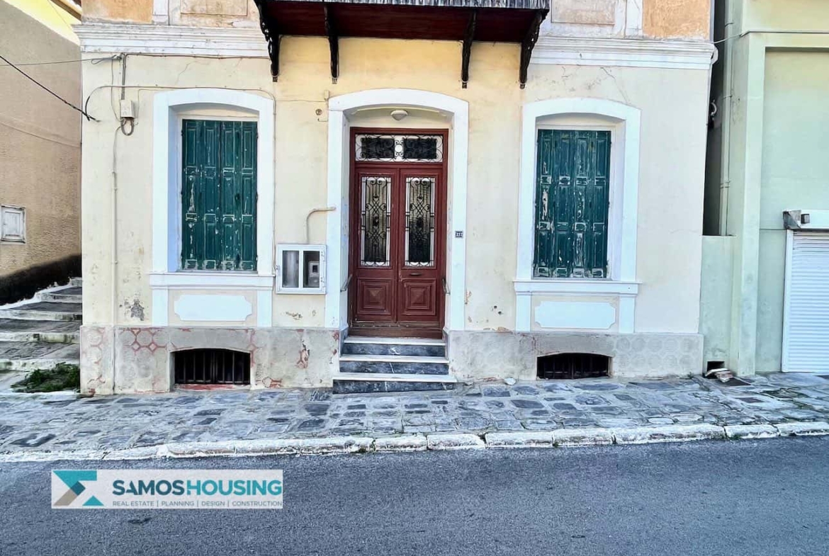 SH569 Κομψό νεοκλασικό διαμέρισμα