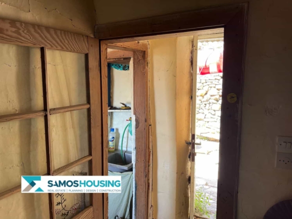 SH570 Authentic Pagondas House