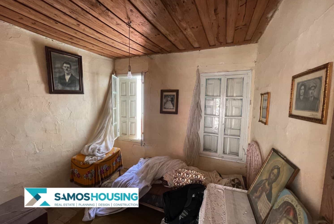 SH570 Authentic Pagondas House