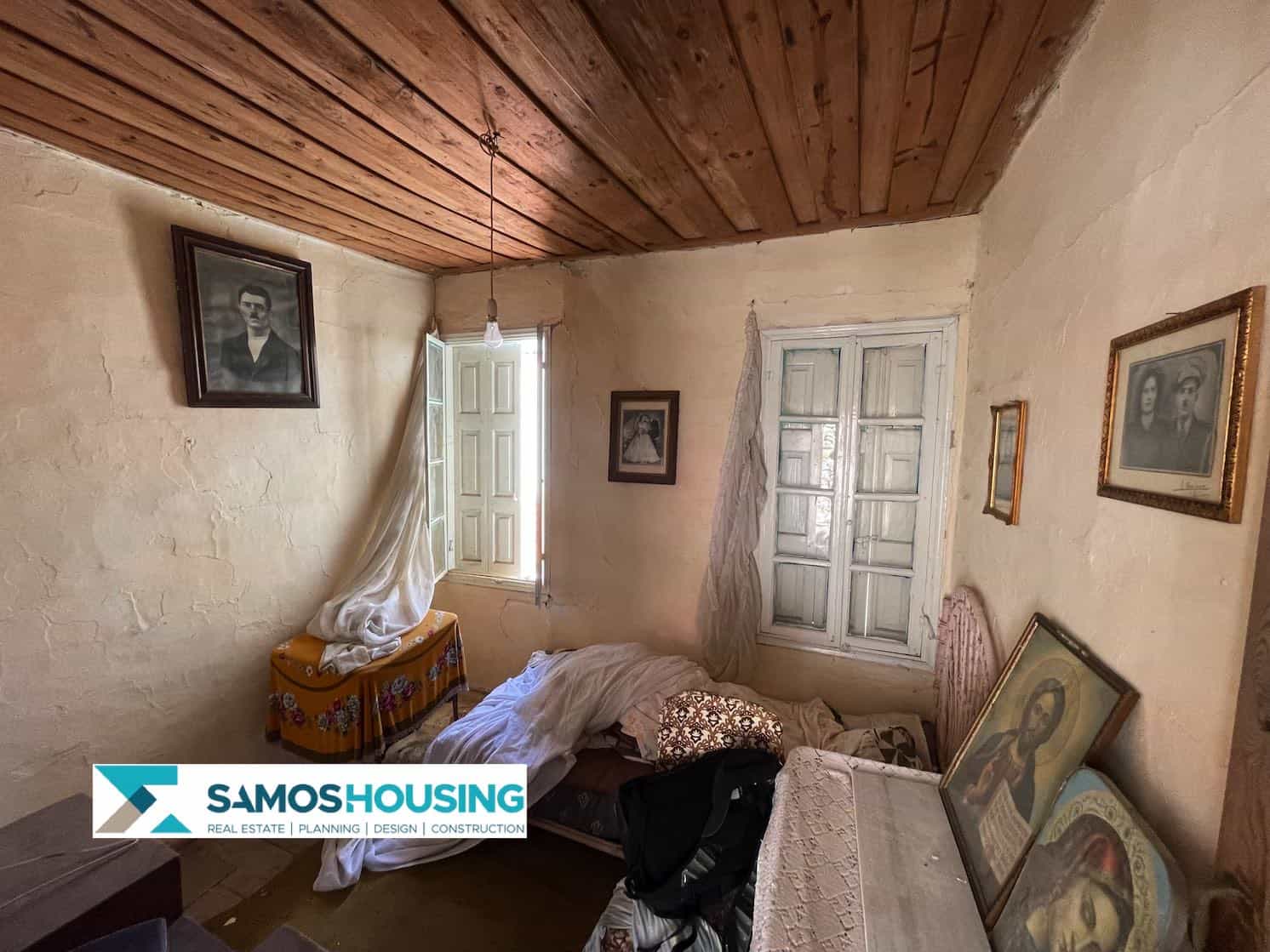 SH570 Authentic Pagondas House