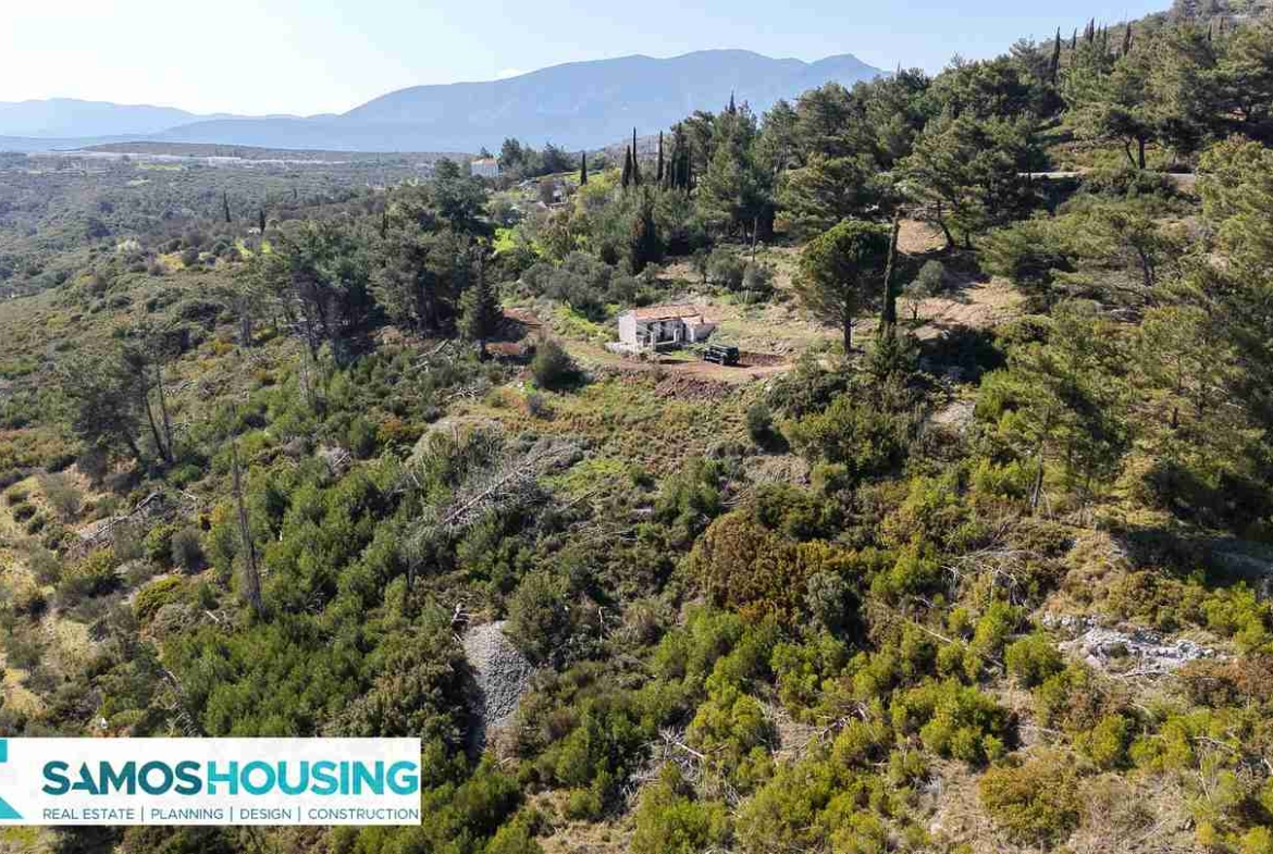 Stone Cottage on 12,328 m² Buildable Plot in Zervou Samos - photo 15