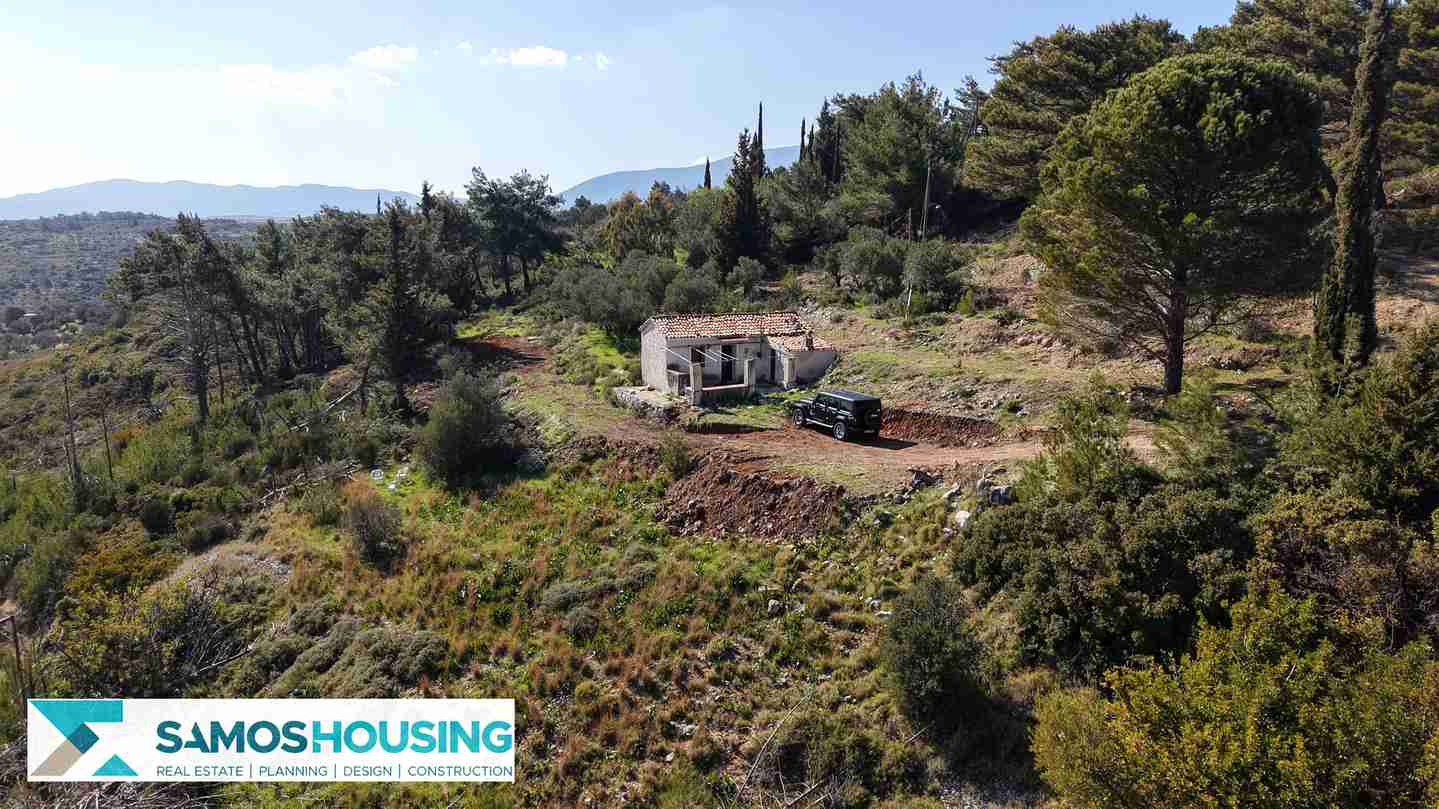 Stone Cottage on 12,328 m² Buildable Plot in Zervou Samos - photo 18