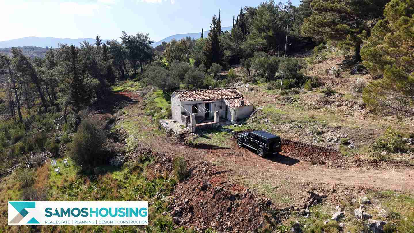 Stone Cottage on 12,328 m² Buildable Plot in Zervou Samos - photo 19