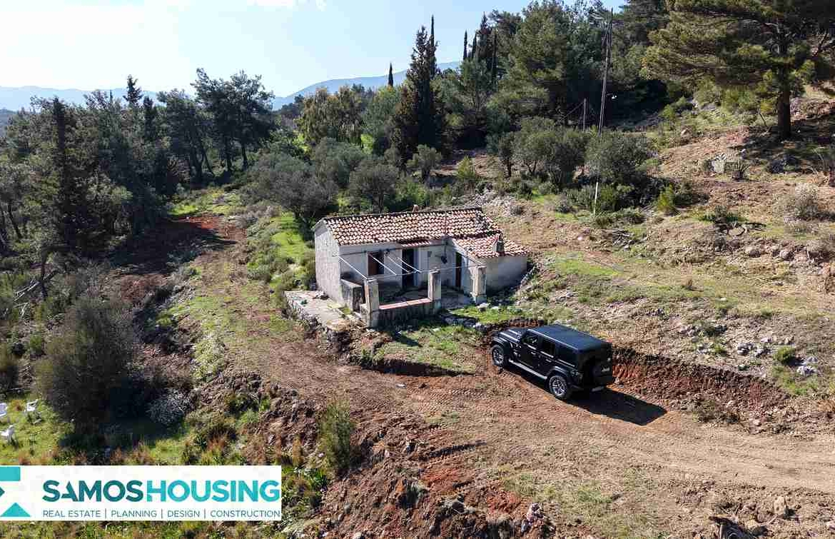 Stone Cottage on 12,328 m² Buildable Plot in Zervou Samos - photo 20