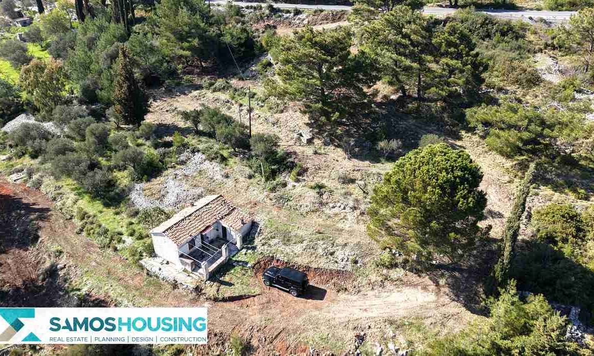 Stone Cottage on 12,328 m² Buildable Plot in Zervou Samos - photo 23
