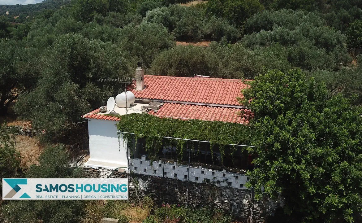 Απομονωμένη Εξοχική Κατοικία με Θέα στη Σάμο – 20.380 τ.μ. κοντά στους Σπαθαραίους (SH588)