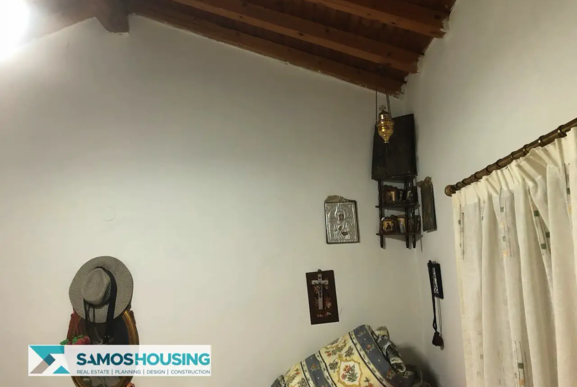 Απομονωμένη Εξοχική Κατοικία με Θέα στη Σάμο – 20.380 τ.μ. κοντά στους Σπαθαραίους (SH588)