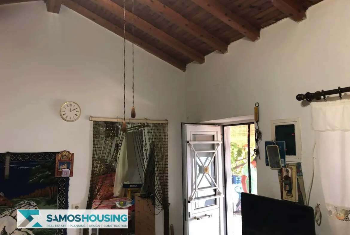 Απομονωμένη Εξοχική Κατοικία με Θέα στη Σάμο – 20.380 τ.μ. κοντά στους Σπαθαραίους (SH588)