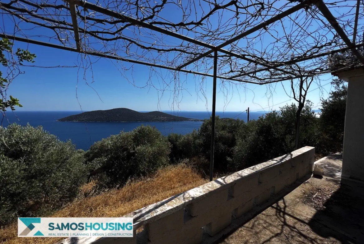 Απομονωμένη Εξοχική Κατοικία με Θέα στη Σάμο – 20.380 τ.μ. κοντά στους Σπαθαραίους (SH588)
