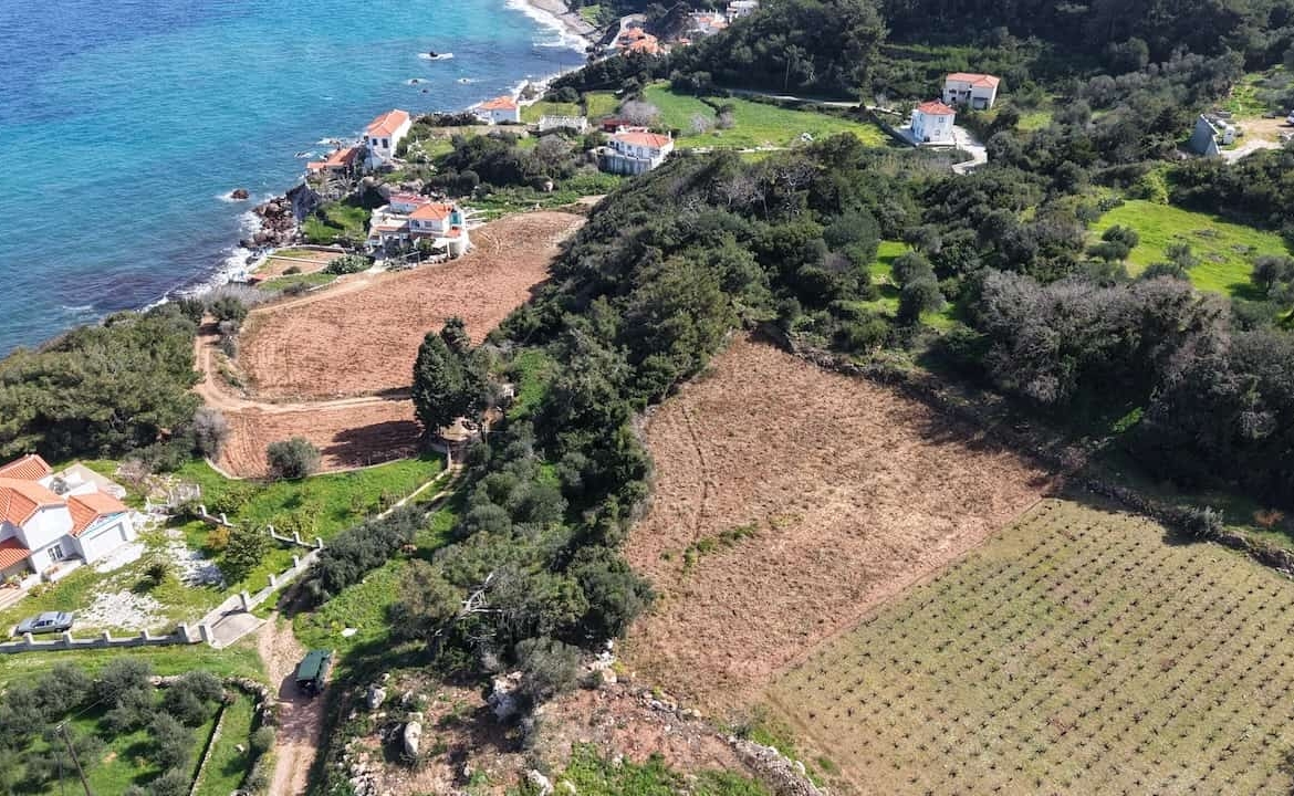 Παραθαλάσσιο οικόπεδο 1.553 τ.μ. στον Άγιο Νικόλαο, Καρλόβασι – Σάμος