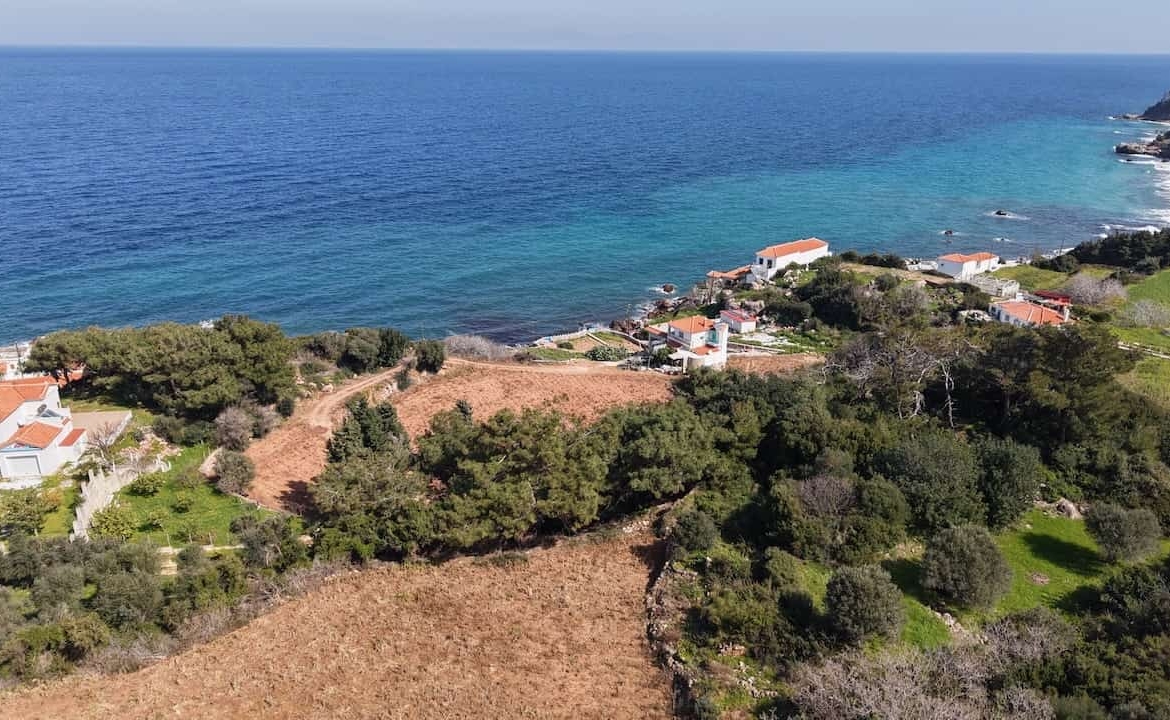 Παραθαλάσσιο οικόπεδο 1.553 τ.μ. στον Άγιο Νικόλαο, Καρλόβασι – Σάμος