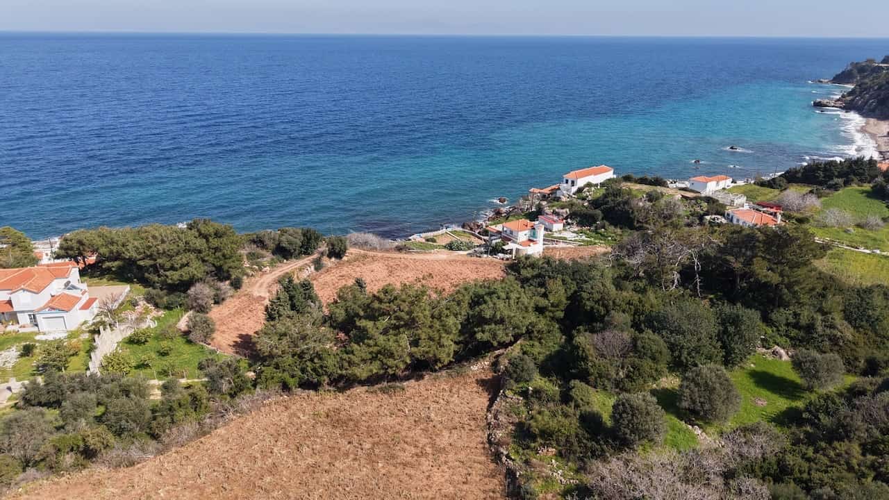 dji_fly_20260304_120552_0349_1772804365104_photo Παραθαλάσσιο οικόπεδο 1.553 τ.μ. στον Άγιο Νικόλαο, Καρλόβασι – Σάμος