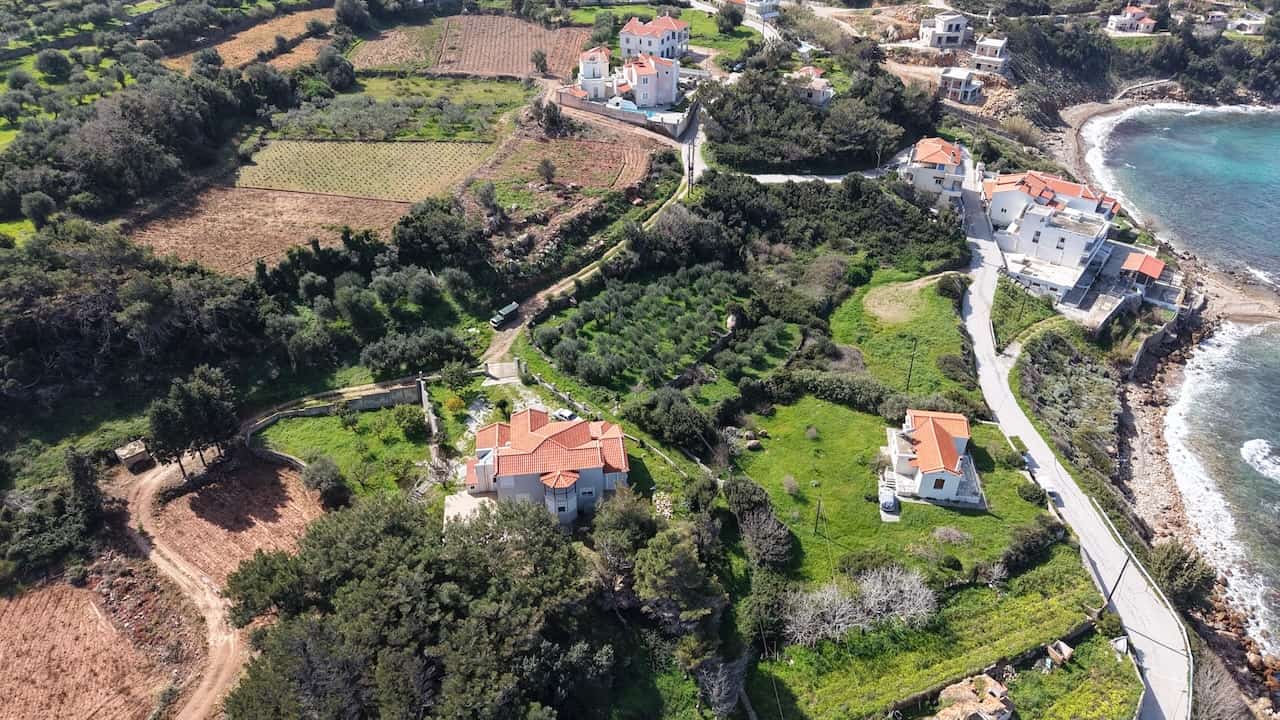 dji_fly_20260304_120630_0353_1772804362957_photo Παραθαλάσσιο οικόπεδο 1.553 τ.μ. στον Άγιο Νικόλαο, Καρλόβασι – Σάμος