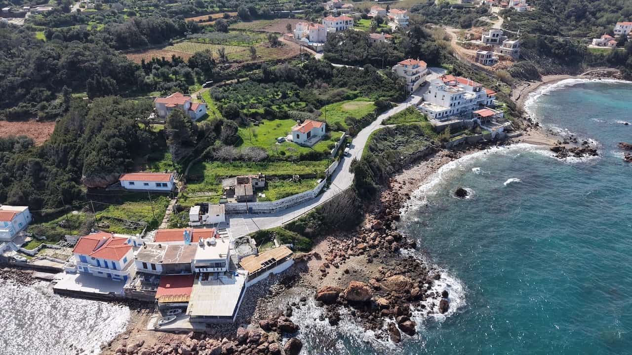 dji_fly_20260304_120648_0356_1772804361738_photo Παραθαλάσσιο οικόπεδο 1.553 τ.μ. στον Άγιο Νικόλαο, Καρλόβασι – Σάμος