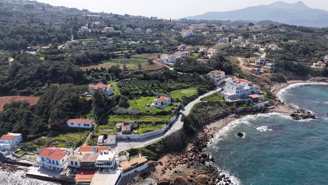 dji_fly_20260304_120650_0357_1772804361234_photo Παραθαλάσσιο οικόπεδο 1.553 τ.μ. στον Άγιο Νικόλαο, Καρλόβασι – Σάμος