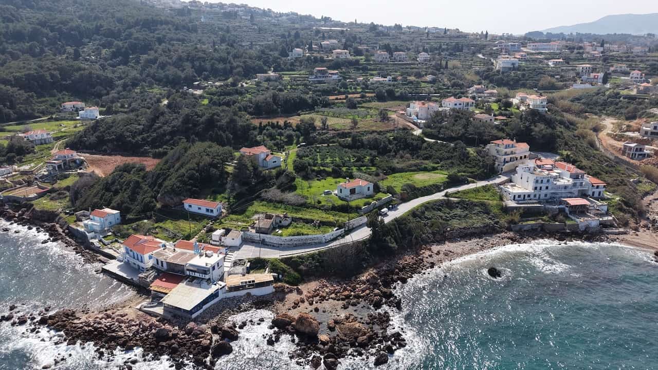 dji_fly_20260304_120656_0360_1772804360295_photo Παραθαλάσσιο οικόπεδο 1.553 τ.μ. στον Άγιο Νικόλαο, Καρλόβασι – Σάμος