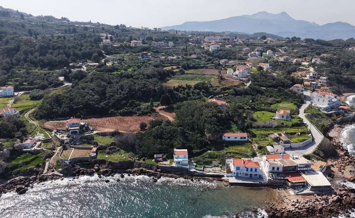 Παραθαλάσσιο οικόπεδο 1.553 τ.μ. στον Άγιο Νικόλαο, Καρλόβασι – Σάμος