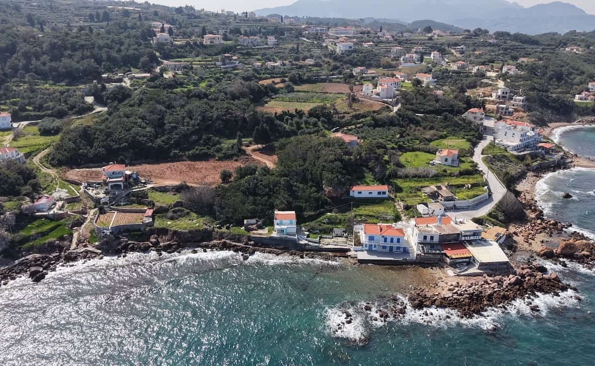 Παραθαλάσσιο οικόπεδο 1.553 τ.μ. στον Άγιο Νικόλαο, Καρλόβασι – Σάμος