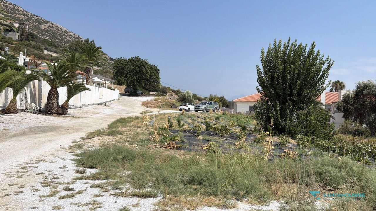 SH591 Land Pythagorio Samos 02 Gravel track and open ground on the 4,230 sqm land parcel near Pythagorio, Samos